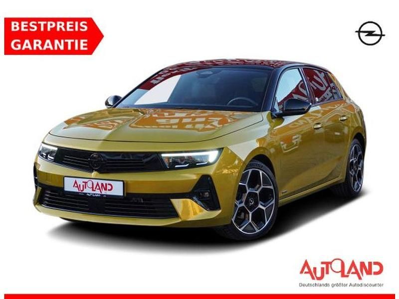 Kult gelb (metallic) Gebraucht 2022 Opel Astra Ultimate Limousine | 21.990 € (Etwas zu teuer) - Bild 1/4