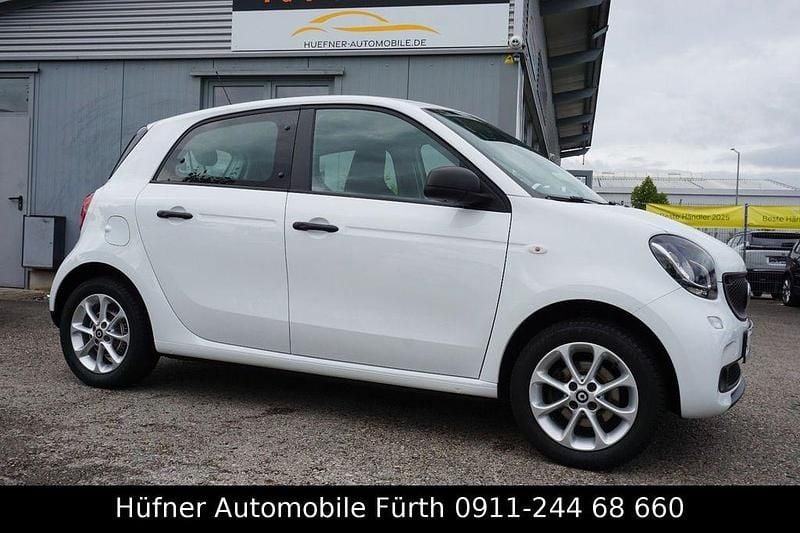 Weiß Gebraucht 2017 Smart ForFour Limousine | 11.999 € (Fairer Preis) - Bild 1/4