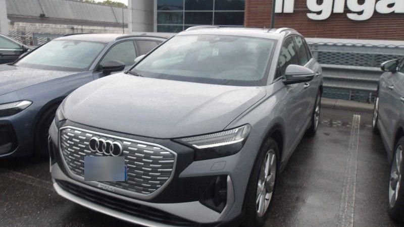 Kieselgrau Gebraucht 2024 Audi Q4 e-tron S-Line SUV | 38.440 € (Superpreis) - Bild 1/4