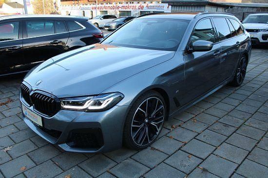 Bluestone (metallic) Gebraucht 2022 BMW 530 M Sport Kombi | 37.950 € (Teuer) - Bild 1/4