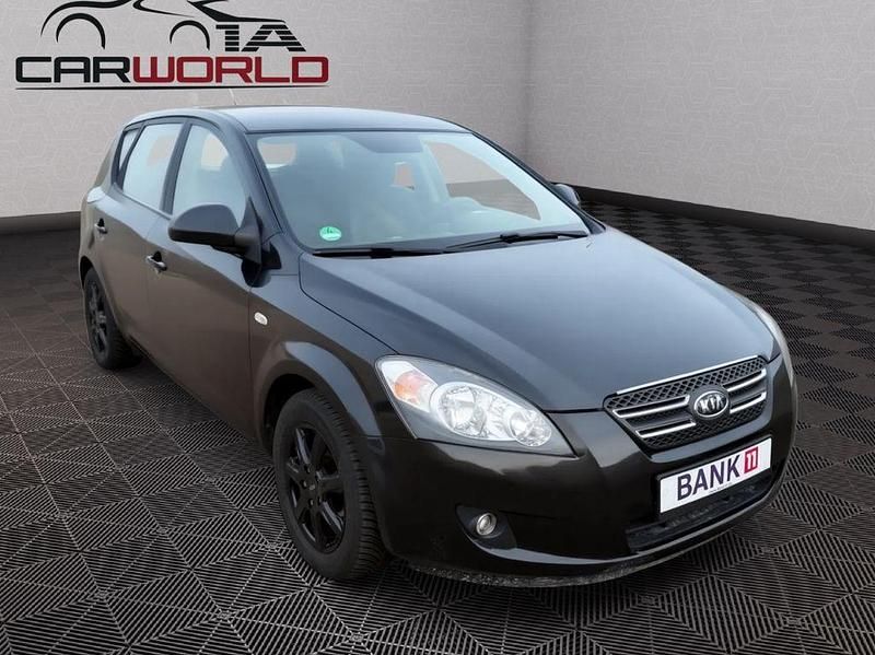 Gebraucht Kia Ceed 143 PS (105 kW) 2009 Schwarz Kleinwagen