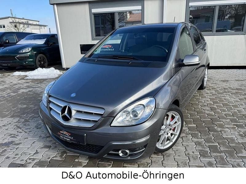 Gebraucht Mercedes B200 140 PS (102 kW) 2010 Grau Van / Kleinbus