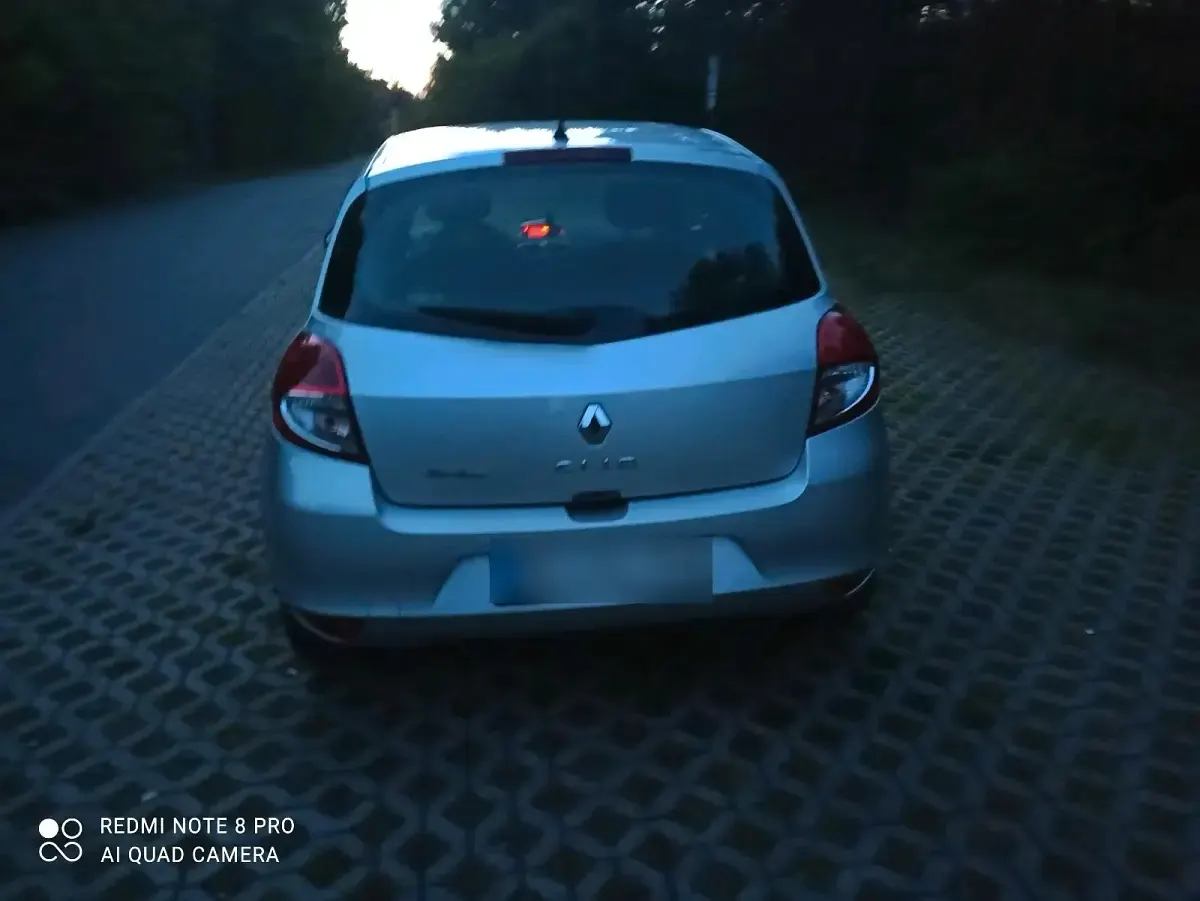 Gebraucht Renault Clio III Dynamique 75 PS (55 kW) 2009 Silber Limousine