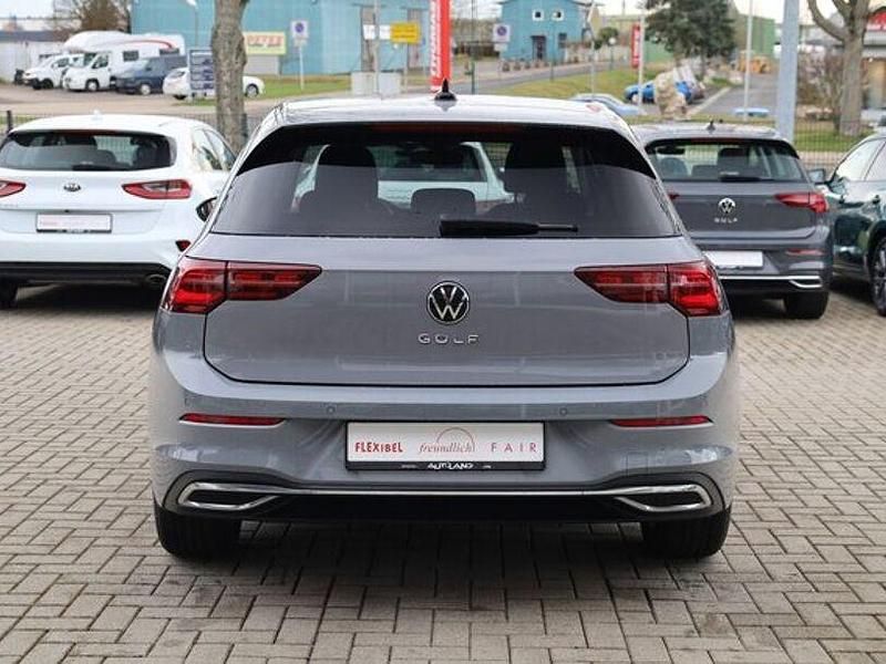 Gebraucht VW Golf VIII 150 PS (110 kW) 2023 Grau Limousine