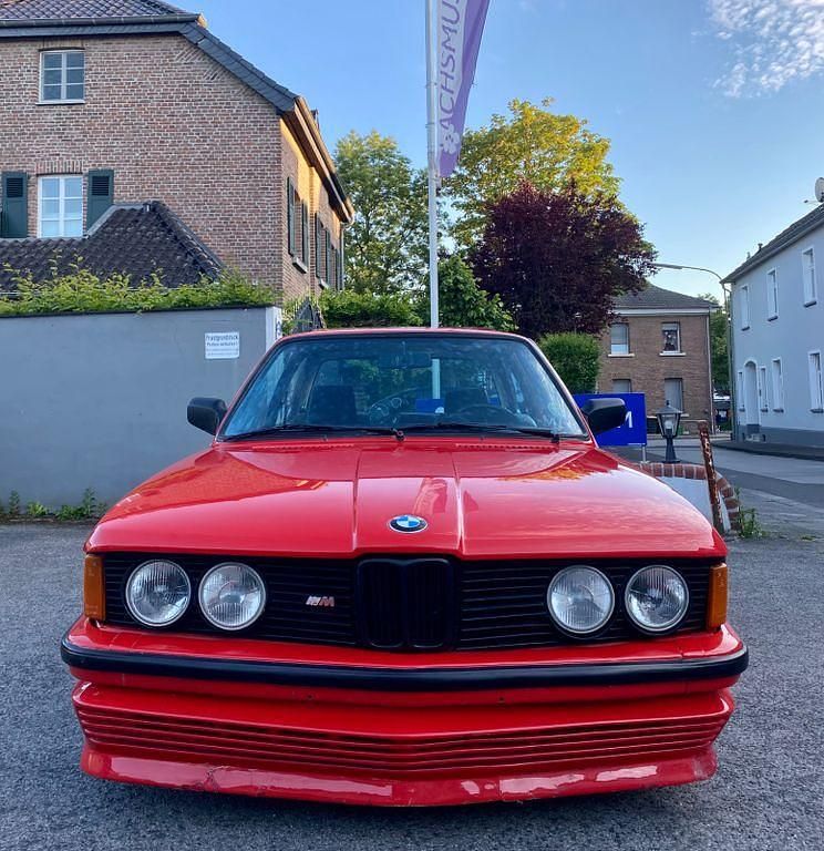 Gebraucht BMW 323 143 PS (105 kW) 1982 Rot Coupé