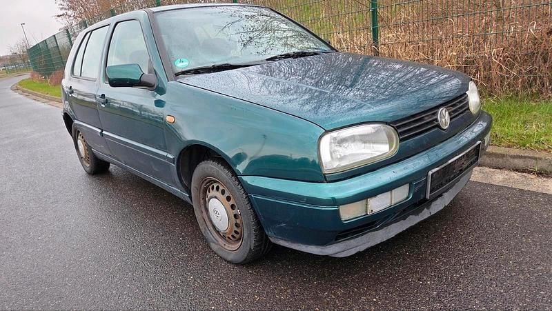 Gebraucht VW Golf III 75 PS (55 kW) 1997 Grün Kleinwagen