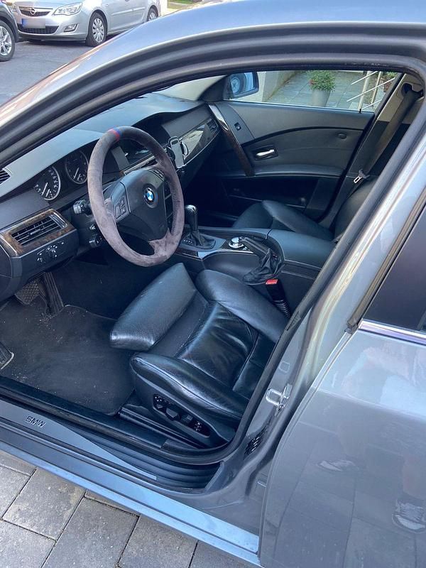 Second-hand BMW 520 170 CP (125 kW) 2004 Gri Berlinǎ