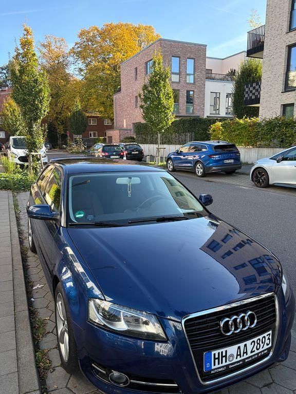 Gebraucht Audi A3 Comfort 140 PS (102 kW) 2011 Blau Limousine