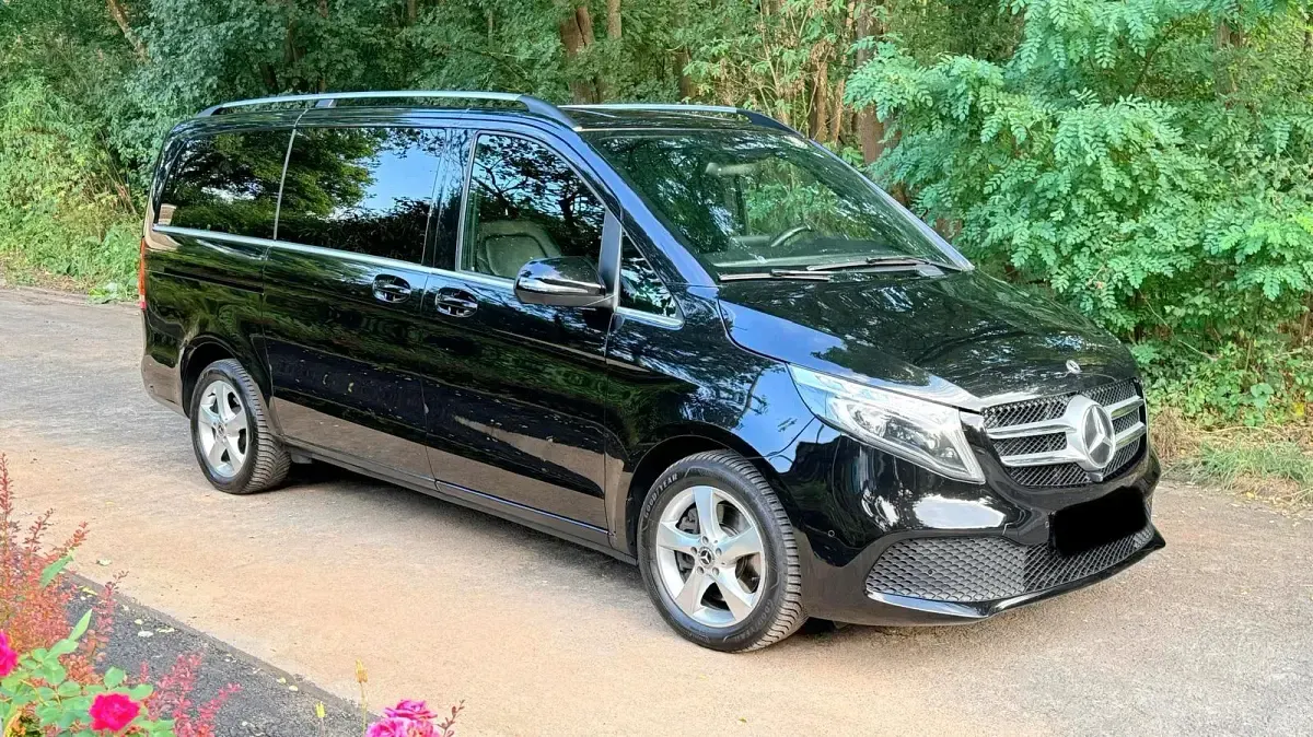 Gebraucht Mercedes E250 Avantgarde 190 PS (139 kW) 2020 Schwarz Van / Kleinbus