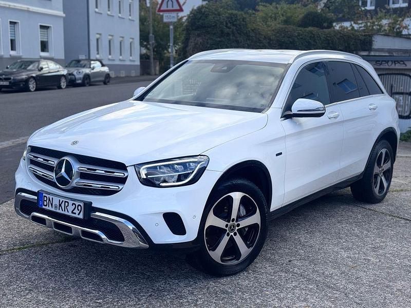 Gebraucht Mercedes GLC300e 194 PS (142 kW) 2021 Weiß SUV