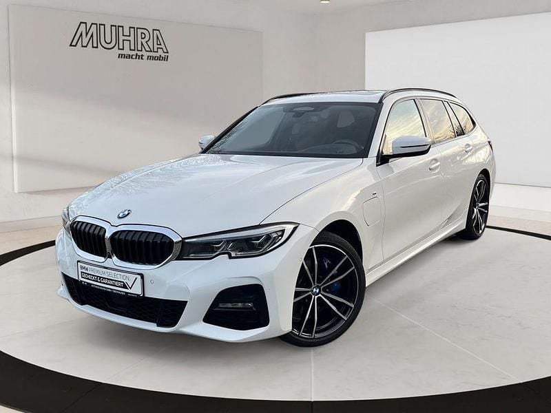 Gebraucht BMW 330e M Sport 252 PS (185 kW) 2021 Weiß Kombi