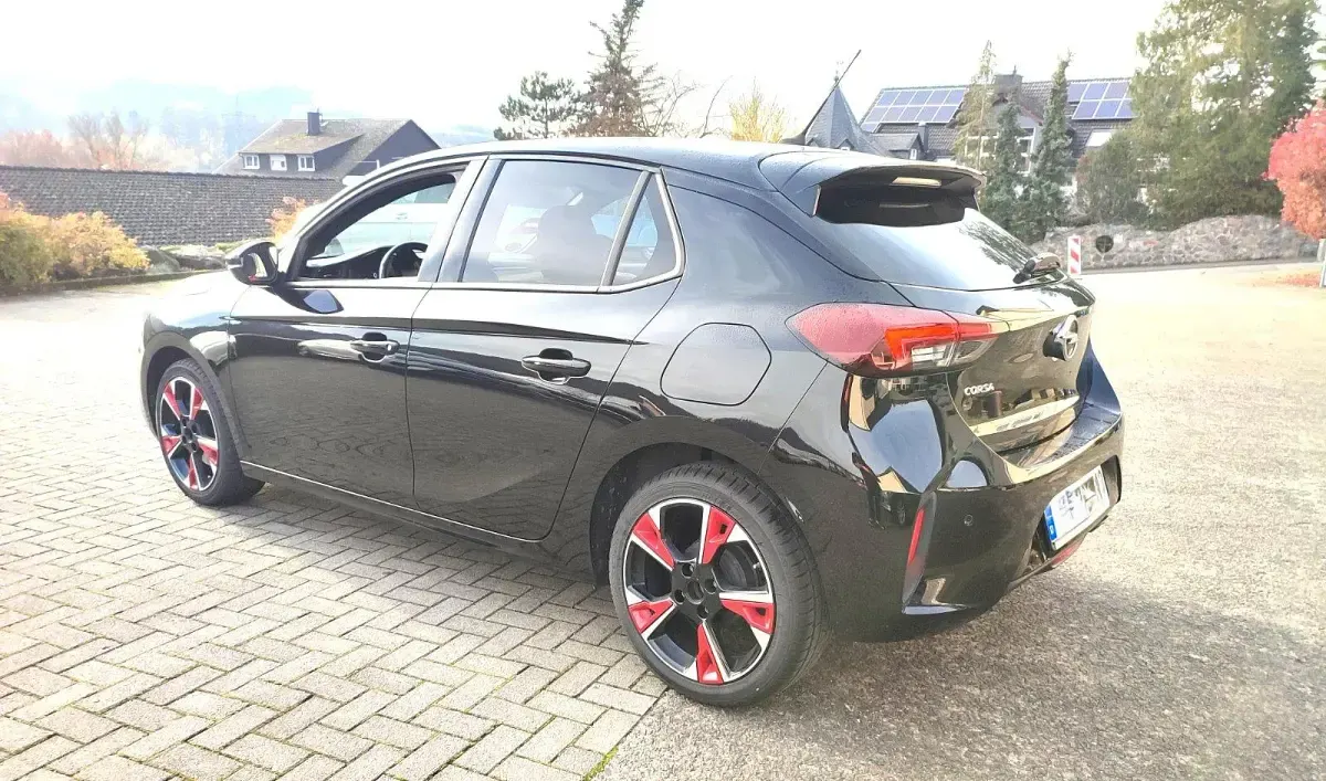 Usata Opel Corsa Selection 101 CV (74 kW) 2012 Bianco Utilitaria