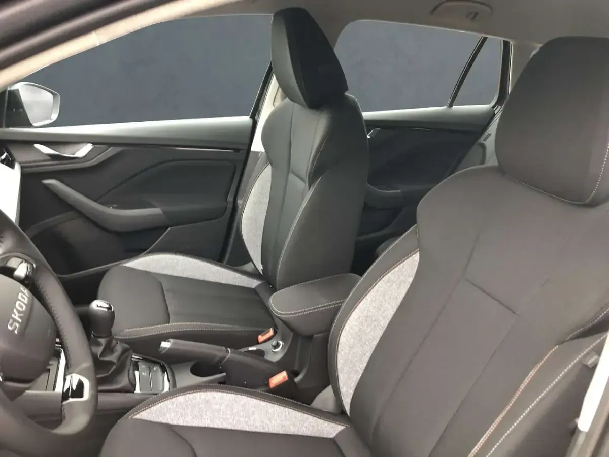 Gebraucht Skoda Scala Tour 95 PS (69 kW) 2026 Schwarzmagic perleffekt Kleinwagen
