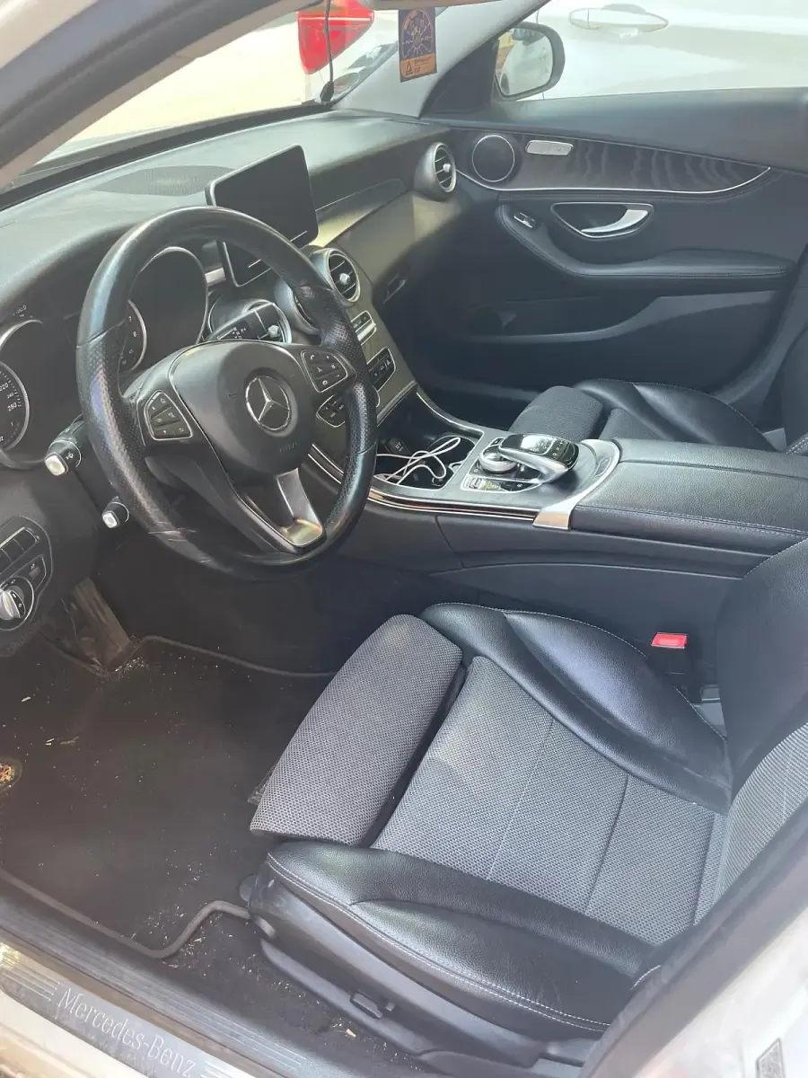 Gebraucht Mercedes C180 156 PS (114 kW) 2016 Weiß Limousine