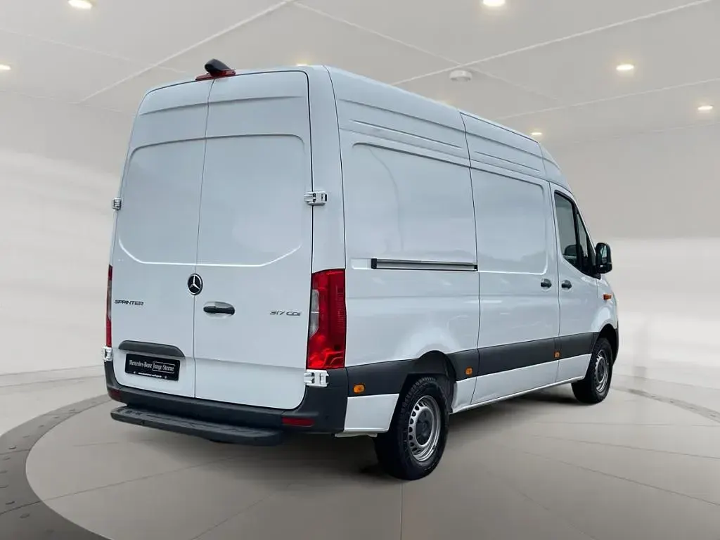 Gebraucht Mercedes Sprinter 170 PS (125 kW) 2024 Arktikweiss Van