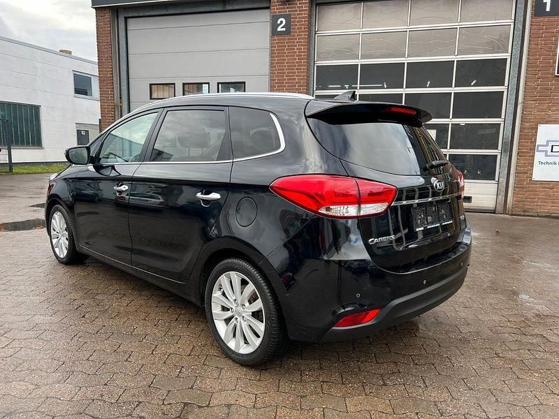 Gebraucht Kia Carens 141 PS (103 kW) 2015 Schwarz Van / Kleinbus