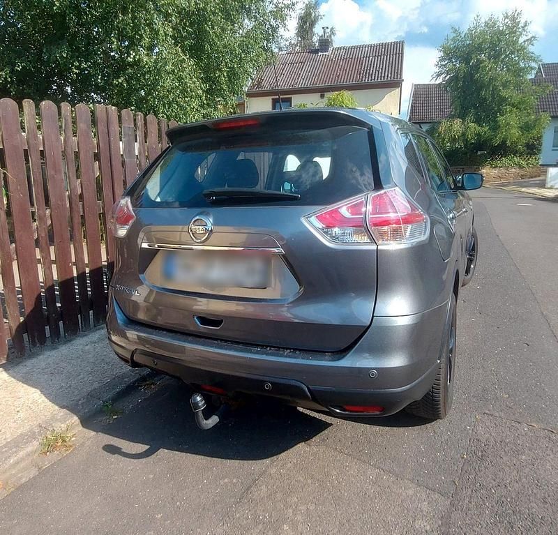 Grau Gebraucht 2016 Nissan X-Trail Visia SUV | 9.050 € (Superpreis) - Bild 1/2