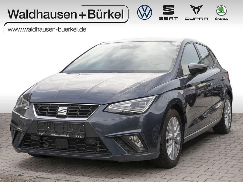 Grau Gebraucht 2023 Seat Ibiza FR Limousine | 17.999 € (Fairer Preis) - Bild 1/2