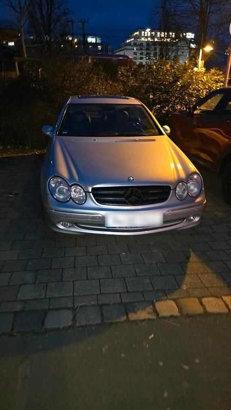 Silber Gebraucht 2007 Mercedes CLK350 Avantgarde Coupé | 4.500 € (Superpreis) - Bild 1/4