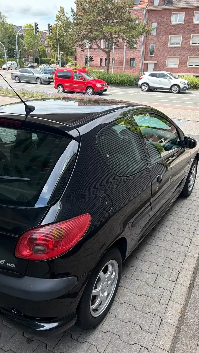 Gebraucht Peugeot 206 67 PS (49 kW) 2008 Schwarz Kleinwagen