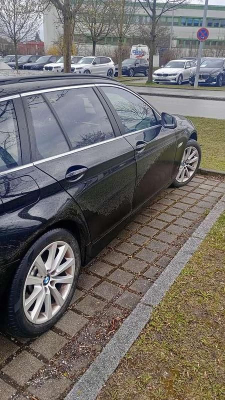 Gebraucht BMW 520 184 PS (135 kW) 2013 Schwarz Kombi