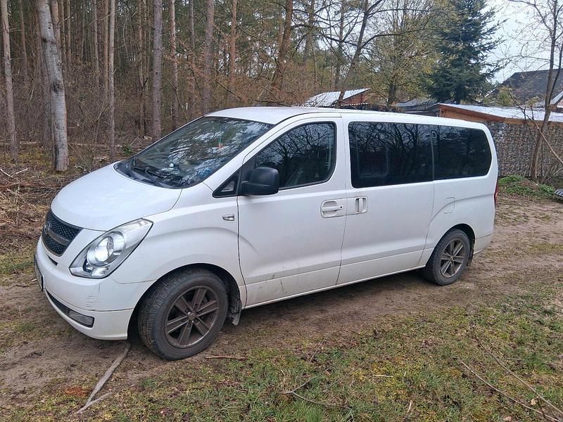 Gebraucht Hyundai H-1 2011 Weiß Van / Kleinbus