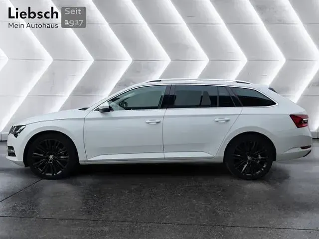 Gebraucht Skoda Superb Style 150 PS (110 kW) 2023 Weiß Kombi