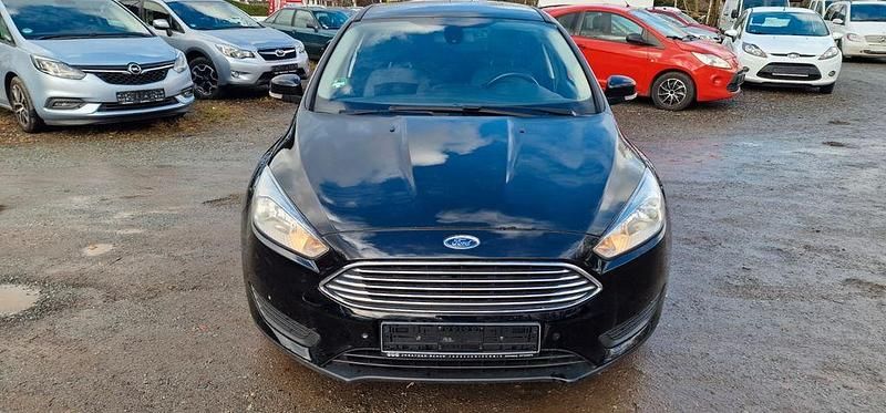 Gebraucht Ford Focus Trend 125 PS (91 kW) 2017 Schwarz Limousine