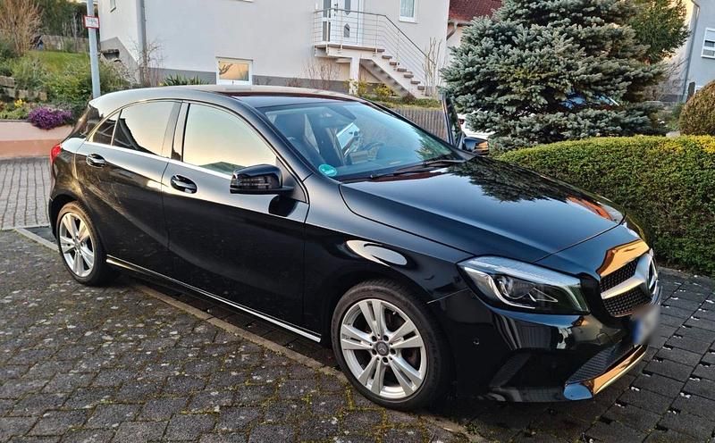 Gebraucht Mercedes A160 102 PS (75 kW) 2016 Schwarz Kleinwagen