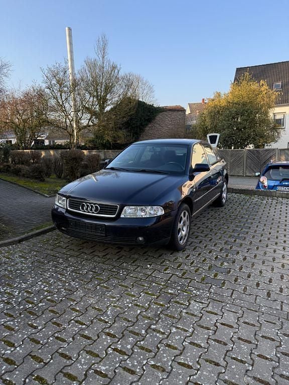 Gebraucht Audi A4 Comfort 101 PS (74 kW) 1999 Blau Limousine