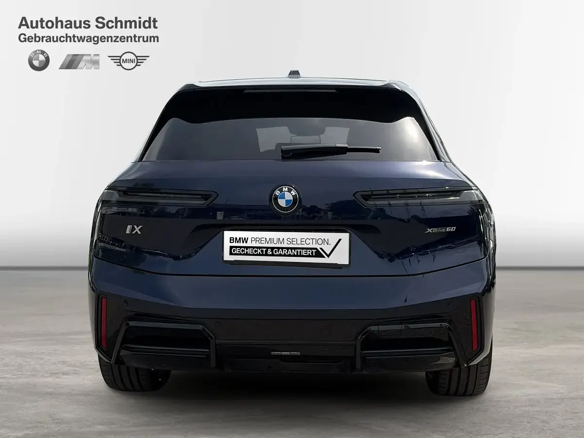 Gebraucht BMW iX M Sport 400 kW (544 PS) 2025 Bmw individual tansanitblau SUV