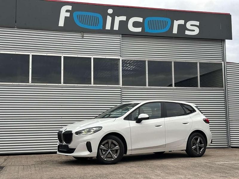 Alpinweiss iii Gebraucht 2024 BMW 216 Van / Kleinbus | 24.444 € (Fairer Preis) - Bild 1/4