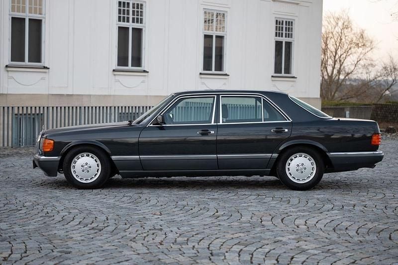 Gebraucht Mercedes 560 299 PS (219 kW) 1989 Schwarz Limousine