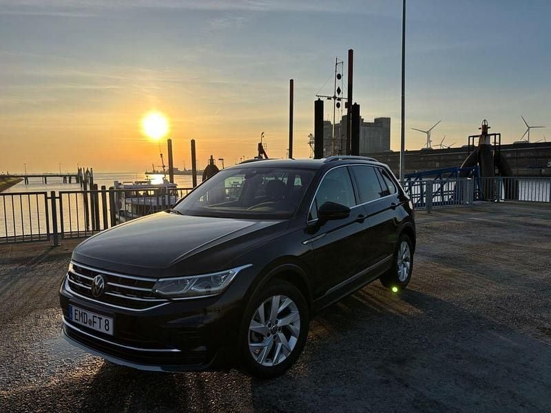 Schwarz Gebraucht 2024 VW Tiguan Elegance SUV | 33.490 € (Guter Preis) - Bild 1/4