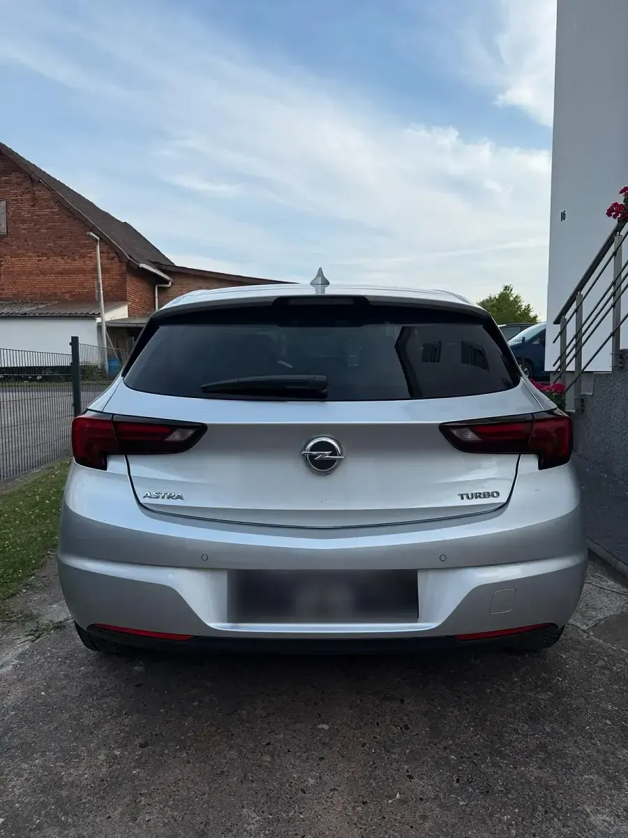 Gebraucht Opel Astra 150 PS (110 kW) 2017 Silber Limousine