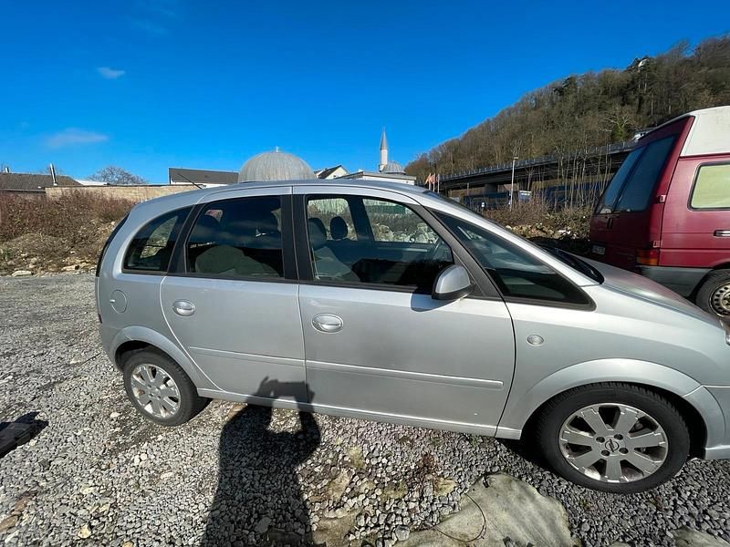 Gebraucht Opel Meriva 105 PS (77 kW) 2006 Silber Van / Kleinbus