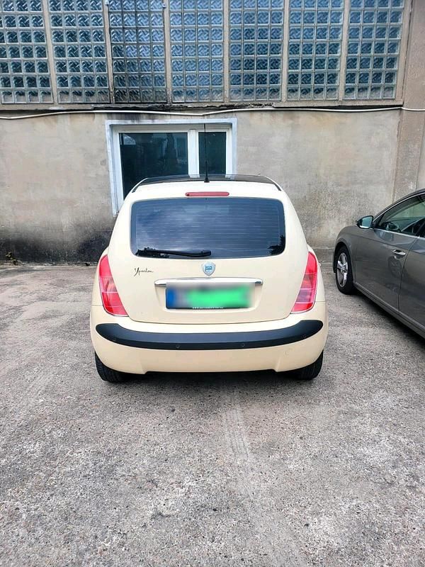 Weiß Gebraucht 2005 Lancia Ypsilon Kleinwagen | 3.000 € (Fairer Preis) - Bild 1/4
