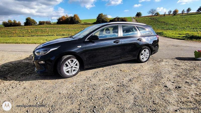 Schwarz Gebraucht 2020 Kia Ceed Sportswagon Kombi | 16.850 € (Guter Preis) - Bild 1/4