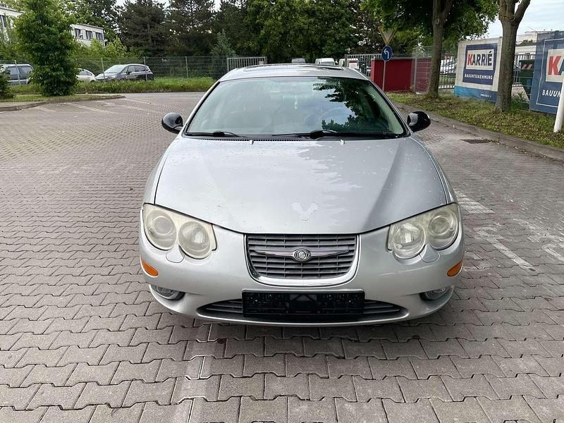 Usado Chrysler 300M 252 HP (185 kW) 2003 Cinzento Sedan