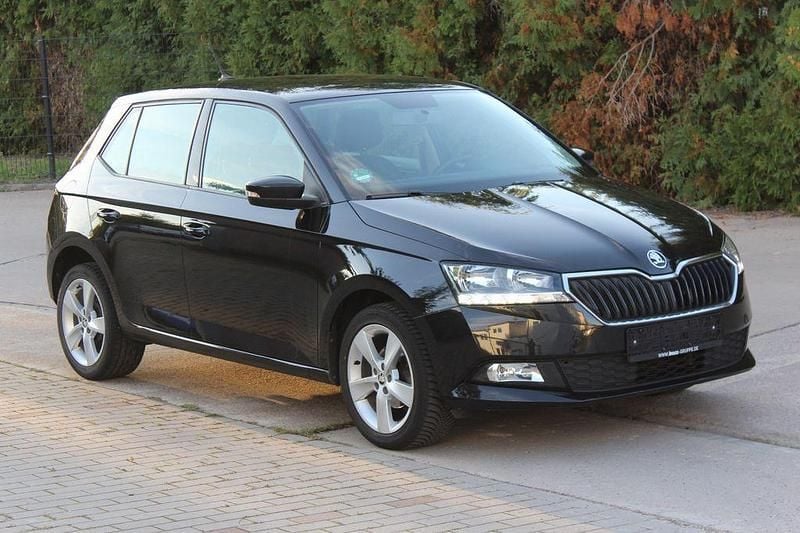 Schwarz Gebraucht 2019 Skoda Fabia Cool Plus Limousine | 7.700 € (Guter Preis) - Bild 1/4