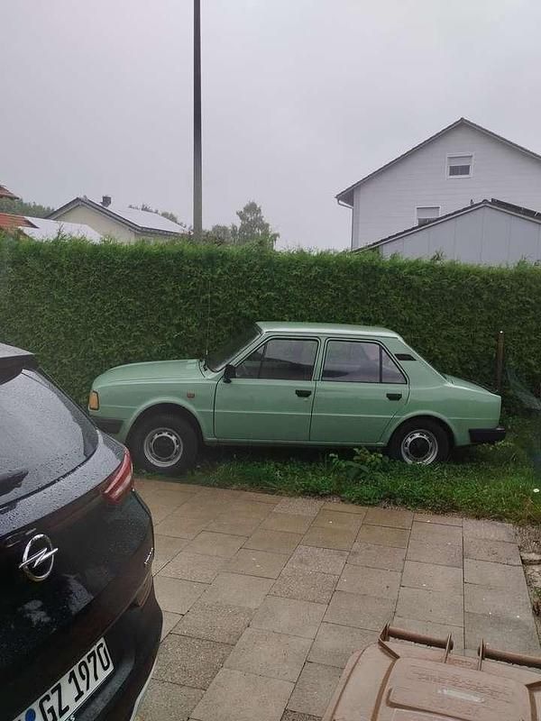 Gebraucht 1988 Skoda 105 Limousine | 2.900 € - Bild 1/4