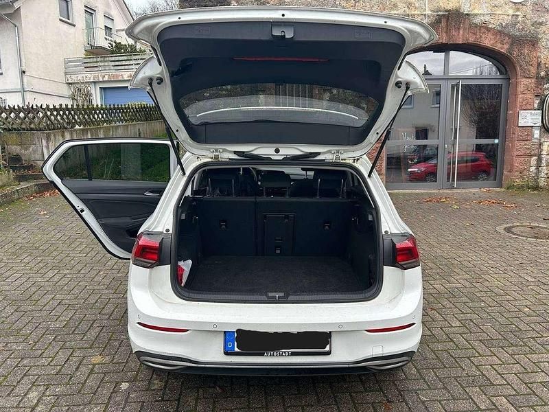 Gebraucht VW Golf VII Style 150 PS (110 kW) 2021 Weiß Kleinwagen