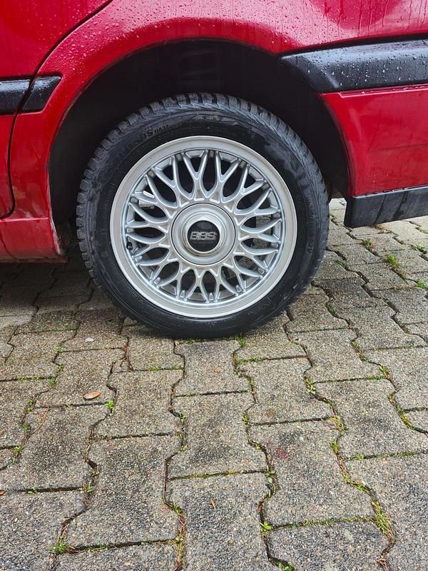 Gebraucht VW Vento 90 PS (66 kW) 1996 Rot Limousine