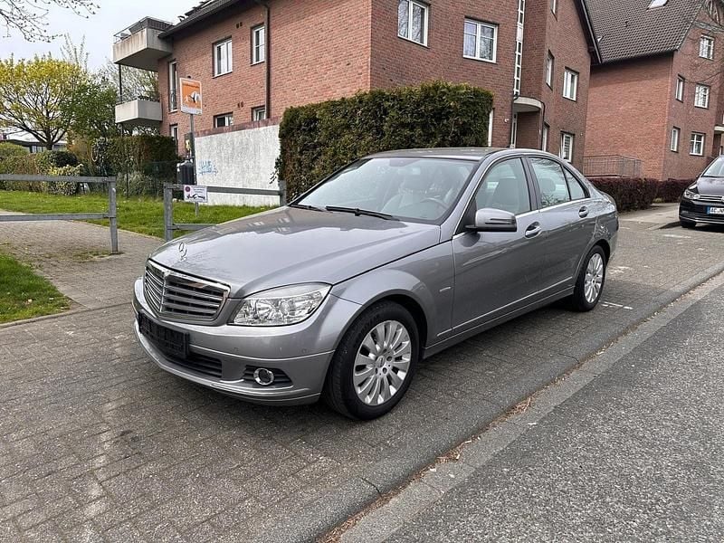 Gebraucht Mercedes C300 231 PS (169 kW) 2009 Silber Limousine