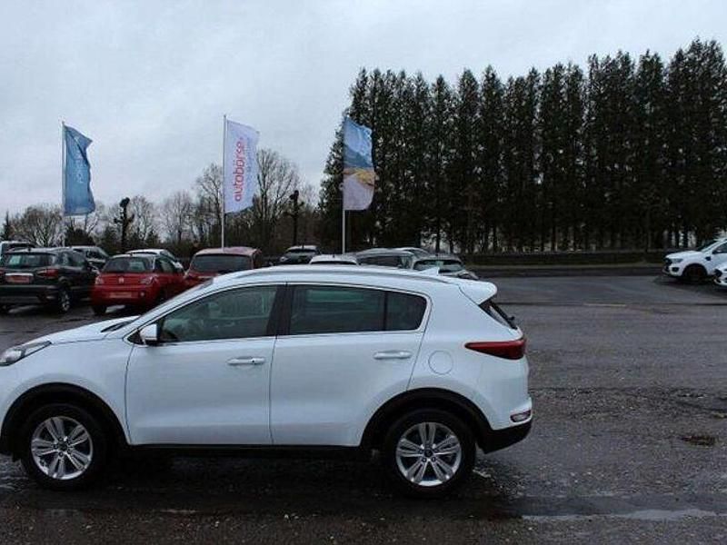 Weiß Gebraucht 2017 Kia Sportage DREAM-TEAM Edition SUV | 15.990 € (Fairer Preis) - Bild 1/4