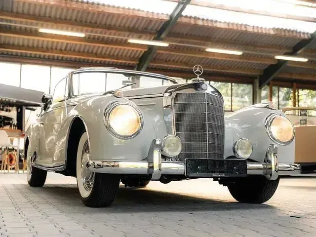 Gebraucht Mercedes 300 175 PS (128 kW) 1957 Grau Cabrio