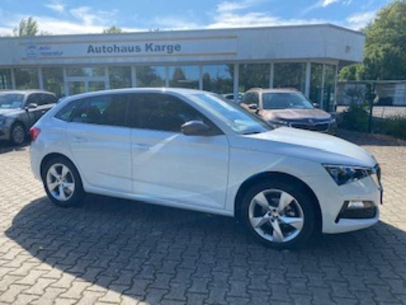 Weiß Gebraucht 2019 Skoda Scala Style Kleinwagen | 15.890 € (Fairer Preis) - Bild 1/4