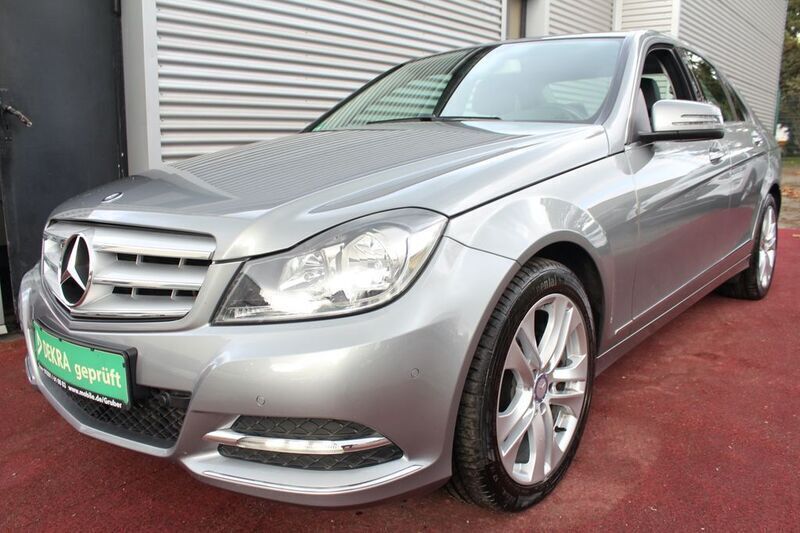 Silber Gebraucht 2013 Mercedes C180 Avantgarde Limousine | 13.979 € (Fairer Preis) - Bild 1/4