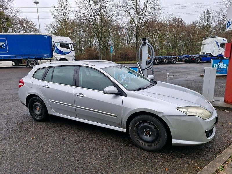 Gebraucht Renault Laguna III 131 PS (96 kW) 2009 Silber Kombi