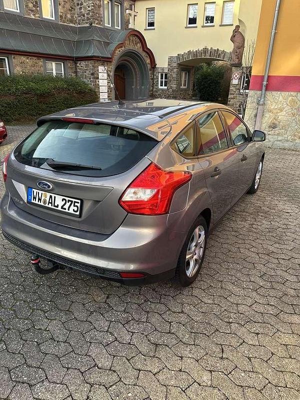 Gebraucht Ford Focus Ambiente 95 PS (69 kW) 2014 Limousine